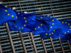 EU mở cửa thương mại đến Việt Nam, đóng cửa với Campuchia