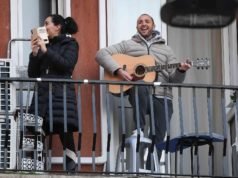 Âm nhạc giúp người Ý lạc quan, vui vẻ trong những ngày giới nghiêm vì COVID-19