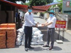 Hội đồng hương huyền Tiền Hải tại CH Séc đã trao quà, hỗ trợ phòng chóng dịch covid – 19