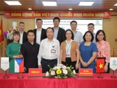 Lễ ký kết hợp đồng giữa Công ty Czech Việt và Công ty Cổ phần Khoa học Công nghệ Dược liệu Việt Nam (VNUA PHYTOPHARMA) Lễ ký kết với sự tham gia của đại diện 2 công ty và 2 vị Giáo sư tiến sĩ Nguyễn Thị Lan, Nguyễn Đức Bách