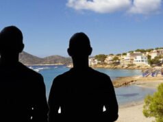 NÓNG: Cáo buộc diễn viên, nhạc sĩ nổi tiếng tại Việt Nam với hành vi cưỡng hiếp cô gái Anh 17 tuổi