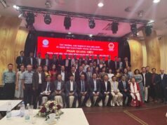 Thứ trưởng Phạm Quang Hiệu gặp gỡ cộng đồng người Việt Nam tại Cộng Hoà Séc