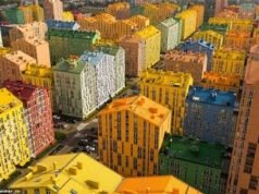 Độc lạ với thị trấn Lego đa sắc màu như đang lạc vào thế giới đồ chơi khổng lồ