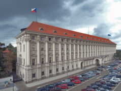 Bà Bình Slavická người Việt duy nhất được trao giải Gratias agit 2022!