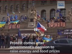 Cuộc biểu tình lớn tại Praha, Séc: Người dân Séc phản đối chính sách kinh tế của chính phủ