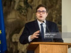 Praha Kêu Gọi Cải Thiện Cân Bằng Giữa Công Việc Và Cuộc Sống Sau Sự Ra Đi Đột Ngột Của Ba Nhà Ngoại Giao Séc