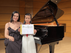 Cô bé 8 tuổi người Việt Nam vô địch cuộc thi piano quốc tế tại Milan