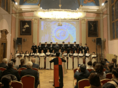 Hợp Ca Quê Hương – Dàn hợp xướng Việt trên đất Pháp