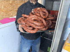 Phát hiện thực phẩm đông lạnh không rõ nguồn gốc và bị cấm bán tại khu chợ Brno