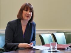 Chính phủ mới tuyên bố Anh ‘đã phá sản và tan vỡ’