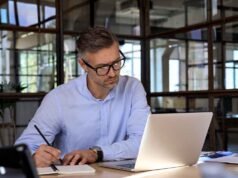 Chính Phủ Séc Thông Qua Sửa Đổi Bộ Luật Lao Động: Thay Đổi Lớn Về Thời Gian Thử Việc Và Thông Báo Nghỉ Việc