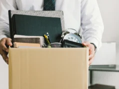 Cắt giảm nhân sự vì AI ở các doanh nghiệp tại Ba Lan, những ngành nghề nào vẫn an toàn?