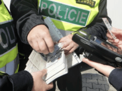 Lái Xe Không Cần Mang Giấy Phép Đã Chính Thức Hợp Pháp Tại Đức Từ Tháng 4: Những Điều Tài Xế Cần Biết