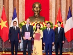 Pháp và Việt Nam ký kết loạt thỏa thuận về Airbus, quốc phòng và vũ trụ nhân chuyến thăm chính thức của Tổng thống Emmanuel Macron tới Hà Nội