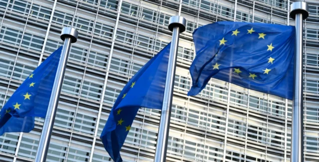 eu-flags-in-brussels-photo-shutterstock-etgohome-qsixl