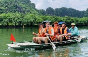 Việt Nam miễn visa cho công dân 12 nước từ 15/8, kỳ vọng tạo cú hích cho du lịch