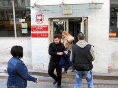 Người nhập cư ở Ba Lan lao đao vì đường dây bot “cướp” lịch hẹn thẻ cư trú