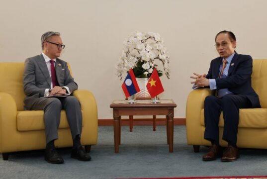 Bộ trưởng Ngoại giao Lê Hoài Trung tiếp xúc song phương tại Hội nghị Ngoại trưởng ASEAN-EU lần thứ 25